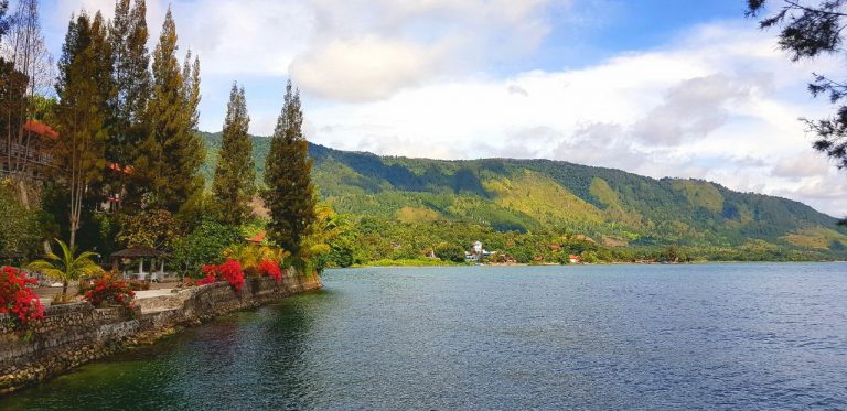 wisata di Danau Toba Indonesia